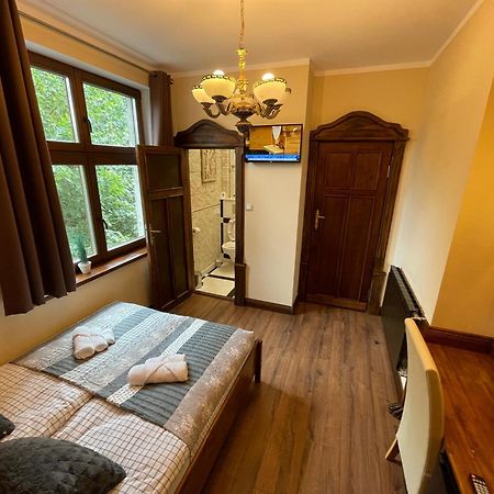 그단스크 Dworek Oliwski B&B 외부 사진