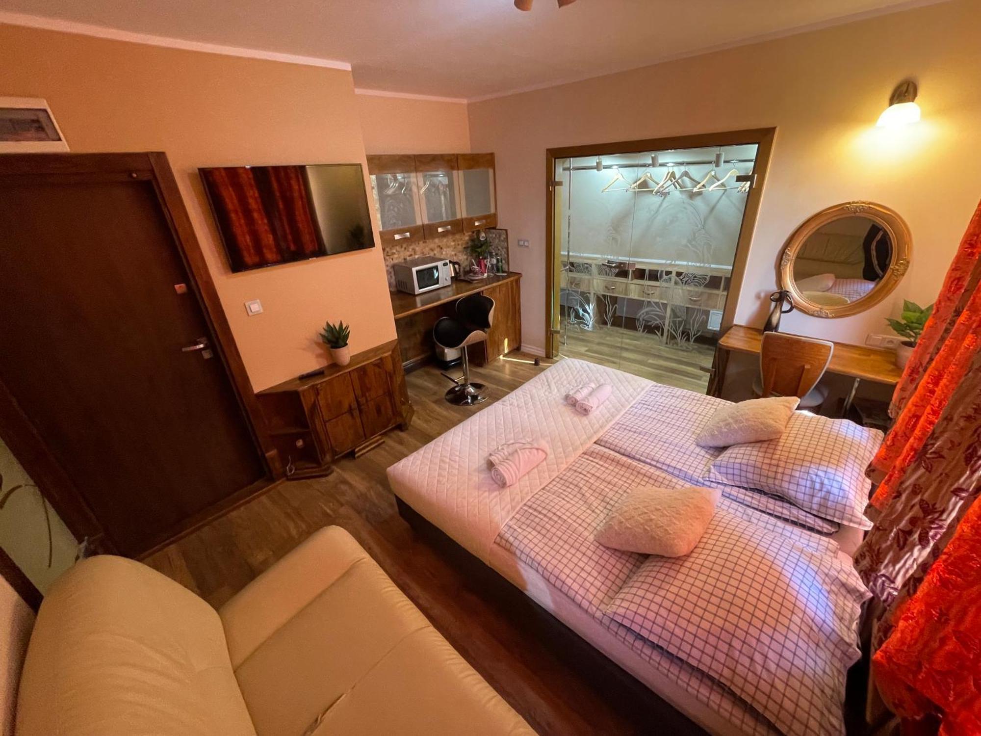 그단스크 Dworek Oliwski B&B 외부 사진